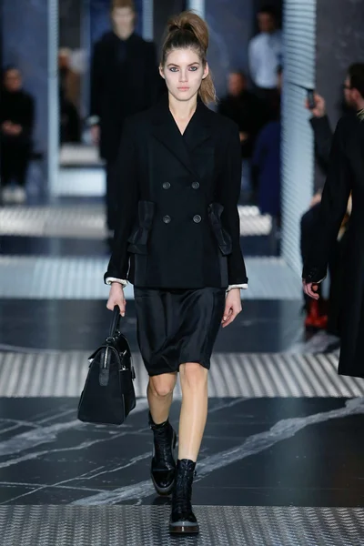 Look 38